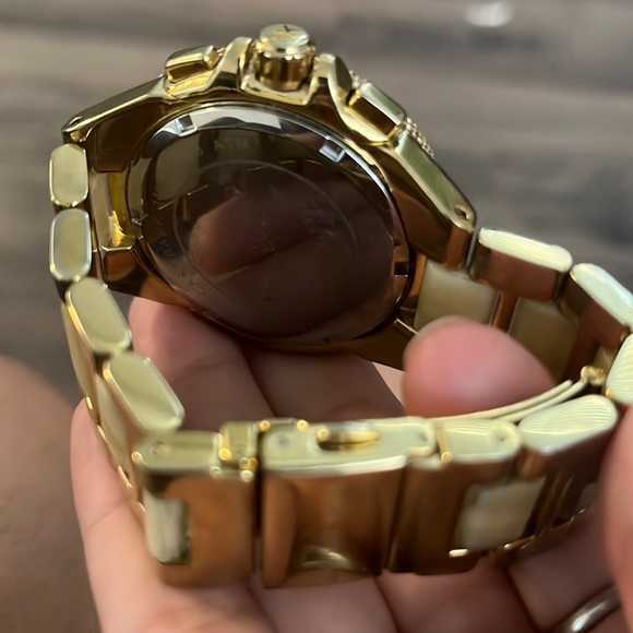 Michael Kors gold watch - Picture 4 of 4
